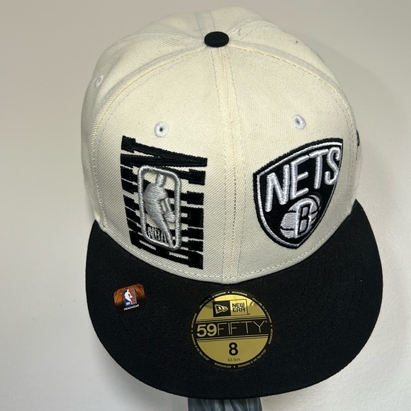 New Era Cream and Black Nets 59FIFTY Cap - Picture 1 of 4